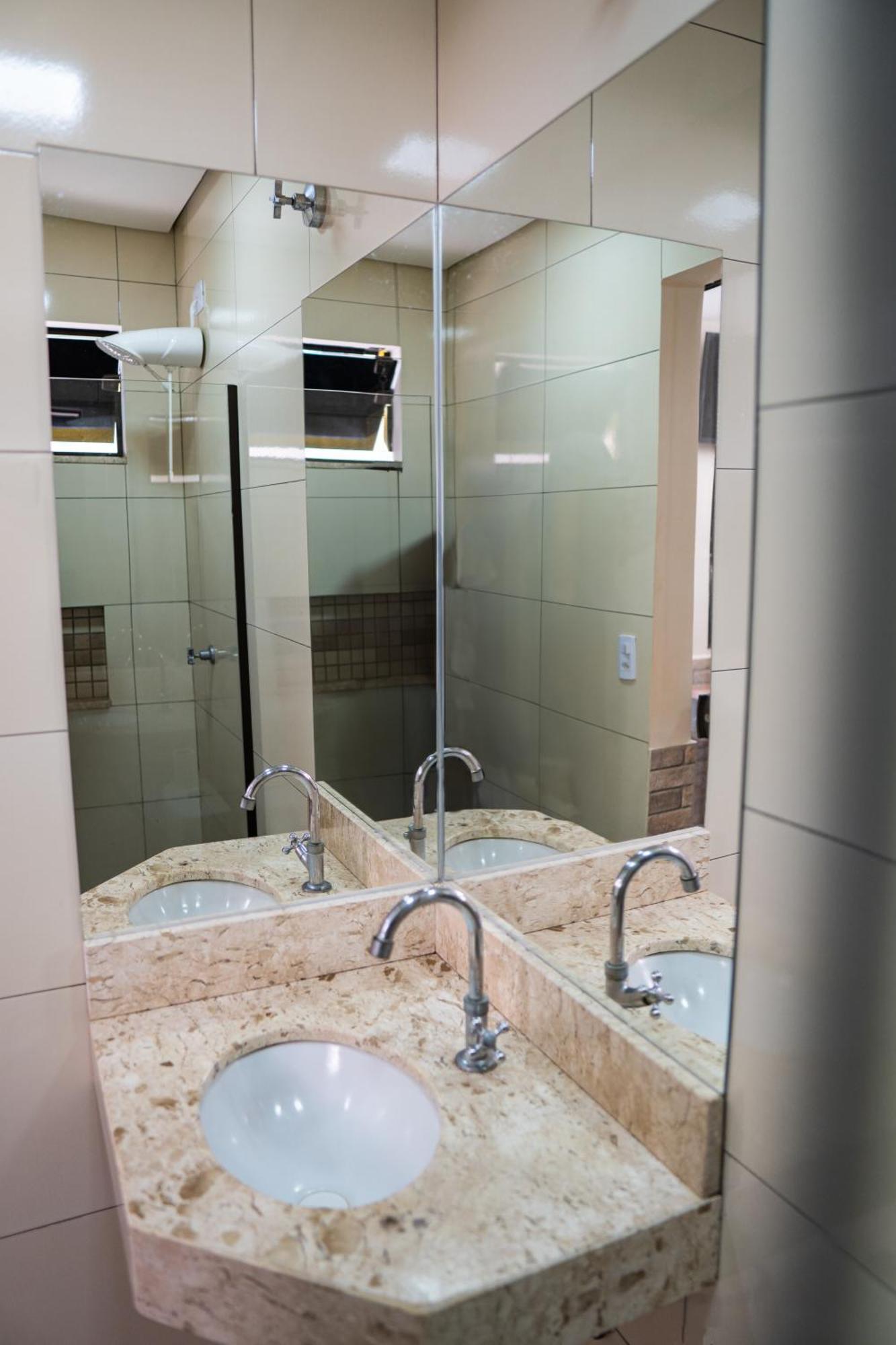 Hotel Nixon Proximo, Rodoviaria, Prefeitura E A Matriz Central Itai  Luaran gambar